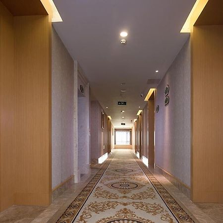 Vienna 3 Best Hotel Dongguan Liaobu Veicle City Екстер'єр фото